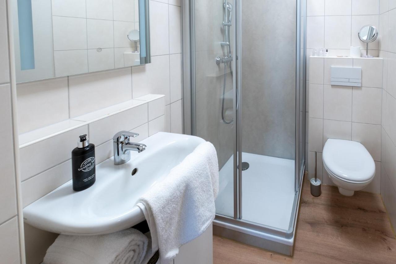 Stadthotel Йевер Стая снимка